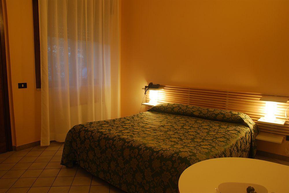 Nuovo Hotel Vigevano Exterior foto