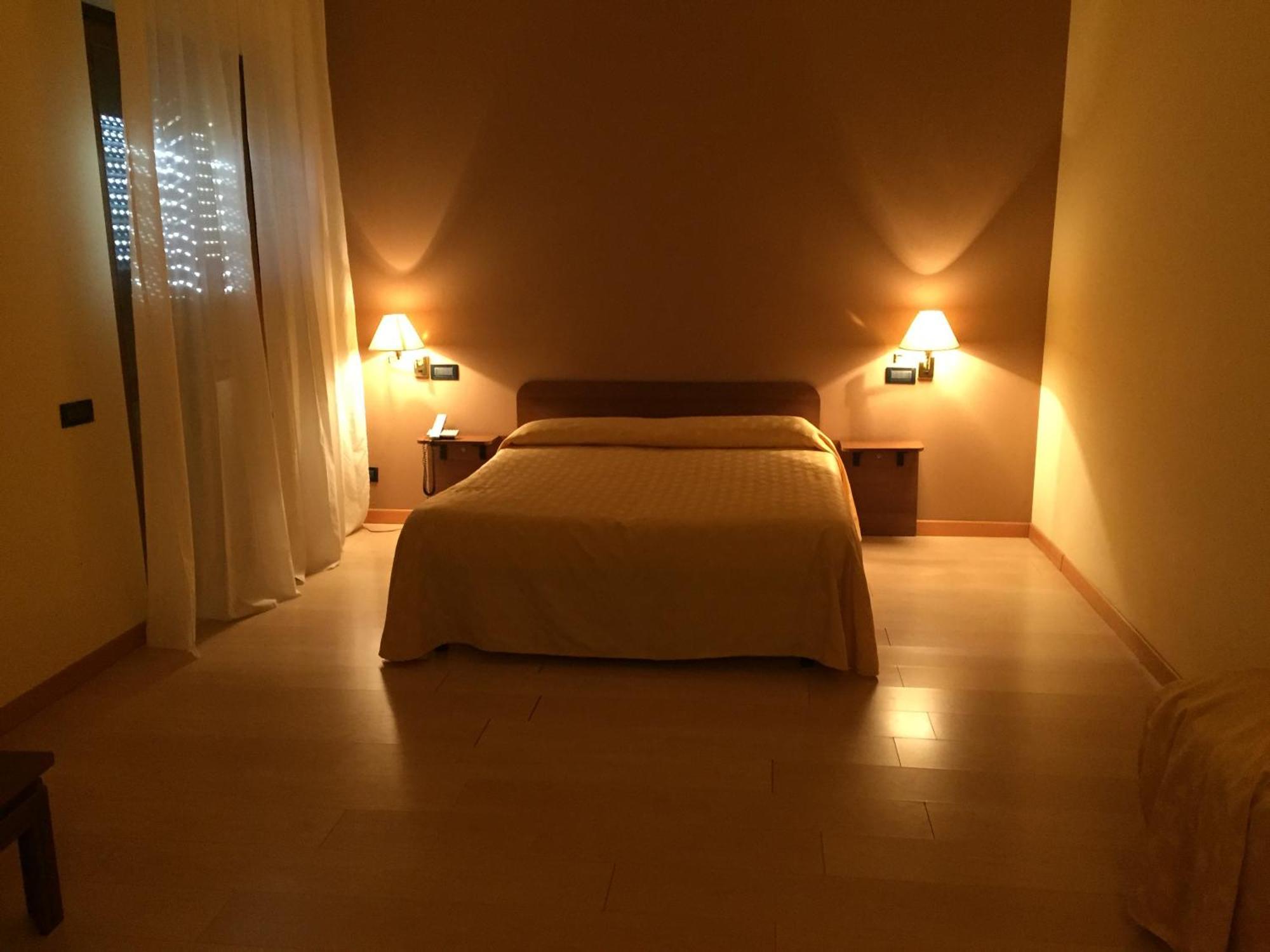 Nuovo Hotel Vigevano Quarto foto
