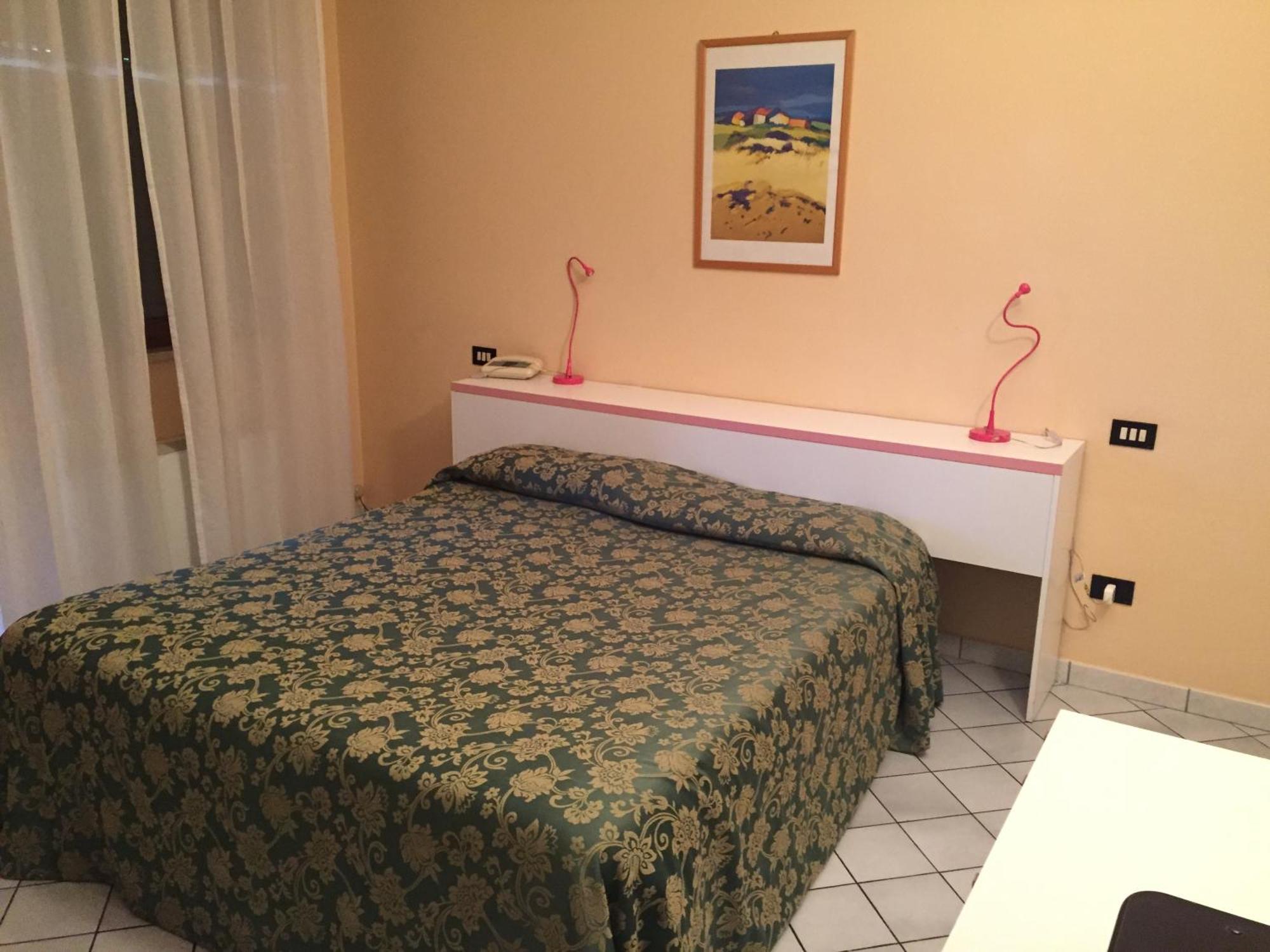 Nuovo Hotel Vigevano Quarto foto