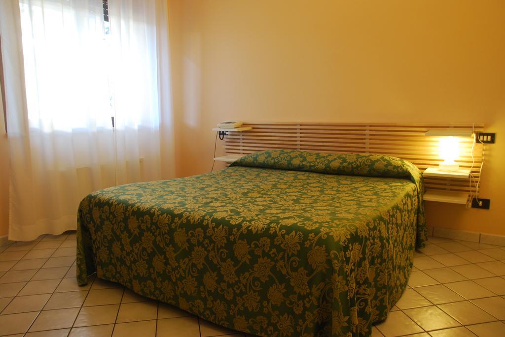 Nuovo Hotel Vigevano Exterior foto